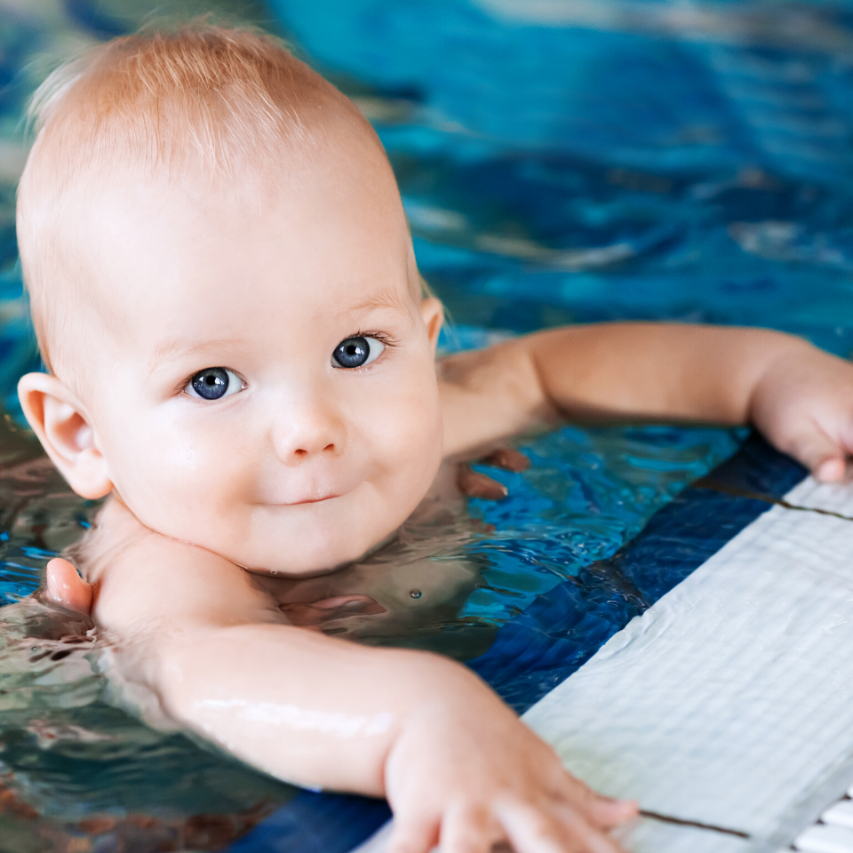 5 beneficios de la natación en bebés